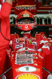 05.03.2005 Melbourne, Australia, Michael Schumacher, GER, Scuderia Ferrari Marlboro, F2004M, Pitlane, Box, Garage - Saturday, March, Formula 1 World Championship, Rd 1, Australian Grand Prix, Practice