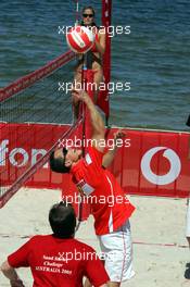 03.03.2005 Melbourne, Australia, Vodafone Event (Beach Volleyball) at the St. Kilda Beach - Michael Schumacher, GER, Ferrari - Thursday, March, Formula 1 World Championship, Rd 1, Australian Grand Prix