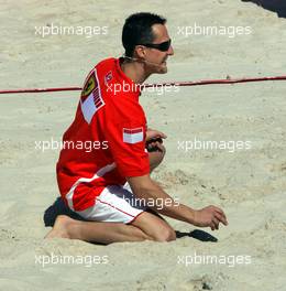 03.03.2005 Melbourne, Australia, Vodafone Event (Beach Volleyball) at the St. Kilda Beach - Michael Schumacher, GER, Ferrari - Thursday, March, Formula 1 World Championship, Rd 1, Australian Grand Prix