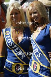 03.03.2005 Melbourne, Australia, Fosters girls - Thursday, March, Formula 1 World Championship, Rd 1, Australian Grand Prix