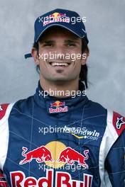 03.03.2005 Melbourne, Australia, Vitantonio Liuzzi, ITA, Red Bull Racing -  Portrait Shooting - Thursday, March, Formula 1 World Championship, Rd 1, Australian Grand Prix