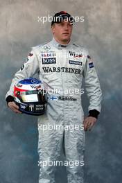 03.03.2005 Melbourne, Australia, Kimi Raikkonen, FIN, Räikkönen, McLaren Mercedes -  Portrait Shooting - Thursday, March, Formula 1 World Championship, Rd 1, Australian Grand Prix