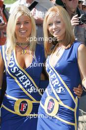 03.03.2005 Melbourne, Australia, Fosters girls - Thursday, March, Formula 1 World Championship, Rd 1, Australian Grand Prix