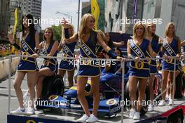 02.03.2005 Melbourne, Australia, fosters girls - Wednesday, March, Formula 1 World Championship, Rd 1, Australian Grand Prix
