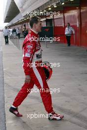 28.01.2005 Barcelona, Spain, MS stopped around 4.15pm on the track - First Roll Out of the Ferrari with the new aerodynamic wings / F2004M pre version - Michael Schumacher, GER, Ferrari - Friday, January, Formula 1 Testing, Circuit de Catalunya (ESP)