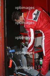 16.02.2005 Barcelona, Spain, Michael Schumacher, GER, Ferrari - Wednesday, February, Formula 1 Testing, Circuit de Catalunya (ESP)