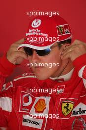 01.04.2005 Manama, Bahrain, Michael Schumacher, GER, Scuderia Ferrari Marlboro F2005, Pitlane, Box, Garage - Friday, April, Formula 1 World Championship, Rd 3, Bahrain Grand Prix, BHR, Practice