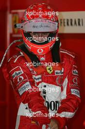 01.04.2005 Manama, Bahrain, Michael Schumacher, GER, Scuderia Ferrari Marlboro, F2005, Pitlane, Box, Garage - Friday, April, Formula 1 World Championship, Rd 3, Bahrain Grand Prix, BHR, Practice