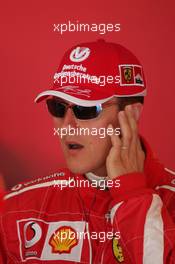 01.04.2005 Manama, Bahrain, Michael Schumacher, GER, Scuderia Ferrari Marlboro F2005, Pitlane, Box, Garage - Friday, April, Formula 1 World Championship, Rd 3, Bahrain Grand Prix, BHR, Practice