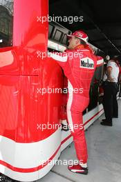 02.04.2005 Manama, Bahrain, Michael Schumacher, GER, Ferrari - Saturday, April, Formula 1 World Championship, Rd 3, Bahrain Grand Prix, BHR, Qualifying