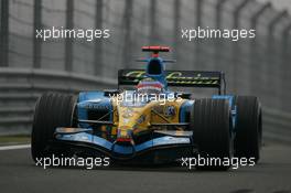14.10.2005 Shanghai, China,  Fernando Alonso, ESP, Renault F1 Team - October, Formula 1 World Championship, Rd 19, Chinese Grand Prix, Friday Practice