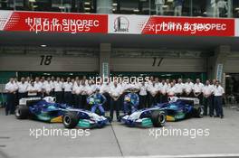 14.10.2005 Shanghai, China,  Sauber team photo - October, Formula 1 World Championship, Rd 19, Chinese Grand Prix, Friday