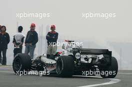 14.10.2005 Shanghai, China,  Kimi Raikkonen, FIN, Räikkönen, West McLaren Mercedes, PP4-20, Action, Track - October, Formula 1 World Championship, Rd 19, Chinese Grand Prix, Friday Practice