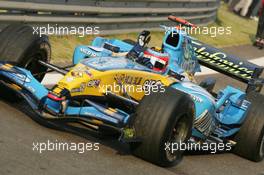 16.10.2005 Shanghai, China,  Fernando Alonso, ESP, Renault F1 Team - October, Formula 1 World Championship, Rd 19, Chinese Grand Prix, Sunday Podium