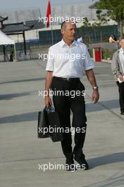 15.10.2005 Shanghai, China,  Ron Dennis, GBR, McLaren, Teamchief, Chairman - October, Formula 1 World Championship, Rd 19, Chinese Grand Prix, Saturday
