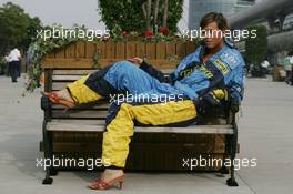 15.10.2005 Shanghai, China,  Girls in the paddock - October, Formula 1 World Championship, Rd 19, Chinese Grand Prix, Saturday