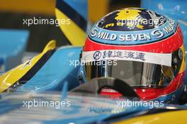 15.10.2005 Shanghai, China,  Fernando Alonso, ESP, Renault F1 Team - October, Formula 1 World Championship, Rd 19, Chinese Grand Prix, Saturday Practice