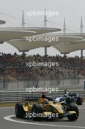 15.10.2005 Shanghai, China,  Tiago Monteiro, PRT, Jordan, EJ15, Action, Track leads Felipe Massa, BRA, Sauber Petronas - October, Formula 1 World Championship, Rd 19, Chinese Grand Prix, Saturday Practice