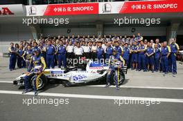 16.10.2005 Shanghai, China,  BAR Team photo - October, Formula 1 World Championship, Rd 19, Chinese Grand Prix, Sunday