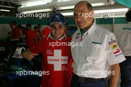 16.10.2005 Shanghai, China,  Felipe Massa, BRA, Sauber Petronas and Peter Sauber, SUI, Sauber, Teamchief, Team Principal - October, Formula 1 World Championship, Rd 19, Chinese Grand Prix, Sunday