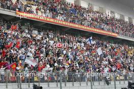 16.10.2005 Shanghai, China,  The crowd is very big for race day - October, Formula 1 World Championship, Rd 19, Chinese Grand Prix, Sunday