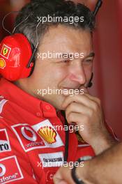 27.05.2005 Nuerburg, Germany,  C. Papaleo mechanic at the car of Michael Schumacher, GER, Ferrari - May, Formula 1 World Championship, Rd 7, European Grand Prix, Nürburgring, GER