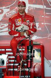 27.05.2005 Nuerburg, Germany,  Michael Schumacher, GER, Scuderia Ferrari Marlboro, F2005, Pitlane, Box, Garage - May, Formula 1 World Championship, Rd 7, European Grand Prix, Nürburgring, GER, Practice