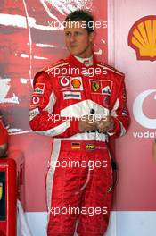 27.05.2005 Nuerburg, Germany,  Michael Schumacher, GER, Scuderia Ferrari Marlboro, F2005, Pitlane, Box, Garage - May, Formula 1 World Championship, Rd 7, European Grand Prix, Nürburgring, GER, Practice