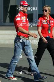 27.05.2005 Nuerburg, Germany,  Michael Schumacher, GER, Ferrari and Sabine Kehm, Michael Schumacher's personal press officer - May, Formula 1 World Championship, Rd 7, European Grand Prix, Nürburgring, GER, Practice