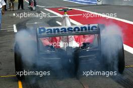01.07.2005 Magny-Cours, France,  Ralf Schumacher (GER), Panasonic Toyota Racing TF105, puts down some rubber in the pitlane - July, Formula 1 World Championship, Rd 10, French Grand Prix, Magny Cours, France, Practice