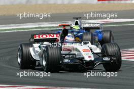 03.07.2005 Magny-Cours, France,  Jenson Button, GBR, Lucky Strike BAR Honda 007, Action, Track - July, Formula 1 World Championship, Rd 10, French Grand Prix, Magny Cours, France, Race