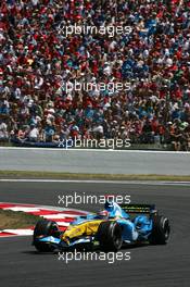 03.07.2005 Magny-Cours, France,  Fernando Alonso (ESP), Mild Seven Renault F1 R25 - July, Formula 1 World Championship, Rd 10, French Grand Prix, Magny Cours, France, Race