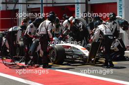 03.07.2005 Magny-Cours, France,  Jenson Button, GBR, BAR Honda pit stop - July, Formula 1 World Championship, Rd 10, French Grand Prix, Magny Cours, France, Race