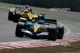 03.07.2005 Magny-Cours, France,  Giancarlo Fisichella, ITA, Mild Seven Renault F1 Team, R25, Action, Track - July, Formula 1 World Championship, Rd 10, French Grand Prix, Magny Cours, France, Race