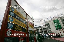 30.06.2005 Magny-Cours, France,  Signs showing the way around the F1 paddock - June, Formula 1 World Championship, Rd 10, French Grand Prix, Magny Cours, France
