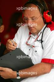 08.07.2005 Silverstone, England, Kees van de Grint (NED), Bridgestone Tyre Engineer - July, Formula 1 World Championship, Rd 11, British Grand Prix, Silverstone, England, Practice