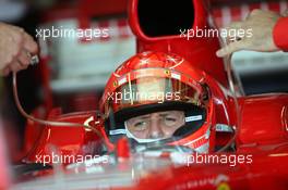 08.07.2005 Silverstone, England, Michael Schumacher, GER, Scuderia Ferrari Marlboro, F2005, Pitlane, Box, Garage - July, Formula 1 World Championship, Rd 11, British Grand Prix, Silverstone, England
