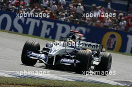 10.07.2005 Silverstone, England, Mark Webber, AUS, BMW WilliamsF1 Team, FW27, Action, Track - July, Formula 1 World Championship, Rd 11, British Grand Prix, Silverstone, England, Race