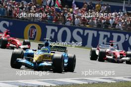 10.07.2005 Silverstone, England, Giancarlo Fisichella, ITA, Mild Seven Renault F1 Team, R25, Action, Track - July, Formula 1 World Championship, Rd 11, British Grand Prix, Silverstone, England, Race