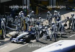 10.07.2005 Silverstone, England, PIT STOP of Mark Webber, AUS, BMW WilliamsF1 Team - July, Formula 1 World Championship, Rd 11, British Grand Prix, Silverstone, England, Race