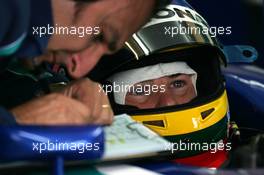 09.07.2005 Silverstone, England, Jacques Villeneuve, CDN, Sauber Petronas, C24, Pitlane, Box, Garage - July, Formula 1 World Championship, Rd 11, British Grand Prix, Silverstone, England, Practice