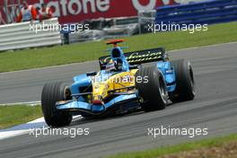 09.07.2005 Silverstone, England, Fernando Alonso, ESP, Renault F1 Team celebrates after gaining pole - July, Formula 1 World Championship, Rd 11, British Grand Prix, Silverstone, England, Qualifying