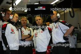 09.07.2005 Silverstone, England, BAR Team watching at the TV - July, Formula 1 World Championship, Rd 11, British Grand Prix, Silverstone, England