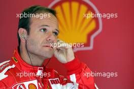 09.07.2005 Silverstone, England, Rubens Barrichello, BRA, Scuderia Ferrari Marlboro, F2005, Pitlane, Box, Garage - July, Formula 1 World Championship, Rd 11, British Grand Prix, Silverstone, England