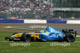 09.07.2005 Silverstone, England, Giancarlo Fisichella (ITA), Mild Seven Renault F1 R25, spinning on the track - July, Formula 1 World Championship, Rd 11, British Grand Prix, Silverstone, England, Practice