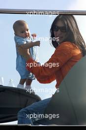09.07.2005 Silverstone, England, Connie Montoya, Wife of Juan Pablo Montoya  with her son Sebastian - July, Formula 1 World Championship, Rd 11, British Grand Prix, Silverstone, England
