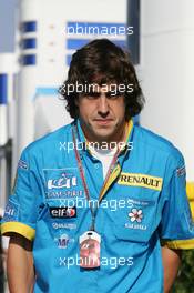 09.07.2005 Silverstone, England, Fernando Alonso, ESP, Renault F1 Team - July, Formula 1 World Championship, Rd 11, British Grand Prix, Silverstone, England