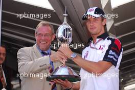 10.07.2005 Silverstone, England, Jenson Button, GBR, BAR Honda recives the Hawthorne trophy - July, Formula 1 World Championship, Rd 11, British Grand Prix, Silverstone, England
