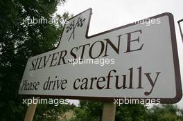 07.07.2005 Silverstone, England Silverstone village sign - July, Formula 1 World Championship, Rd 11, British Grand Prix, Silverstone, England, Race