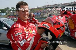 29.07.2005 Hungaroring, Hungary, Michael Schumacher, GER, Ferrari, returns to pitlane after he had to stop the Ferrari on track - July, Formula 1 World Championship, Rd 13, Hungarian Grand Prix, Budapest, Hungary, HUN, Practice